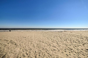 Retreat by Family Kingdom, 2 Blocks to Beach!